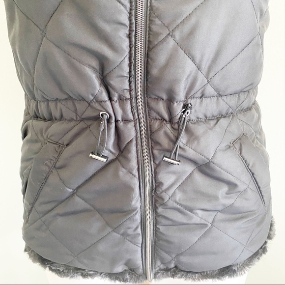 CASUAL IDENTITY Reversible Quilted Fur Vest Black - Picture 4 of 14